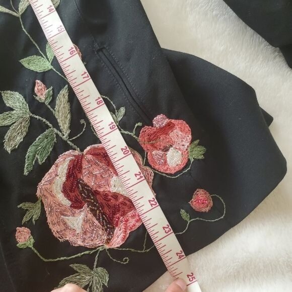 Express Design Studio womens Black Blazer Sz 6 small embroidered 2 buttons fair - Picture 5 of 15